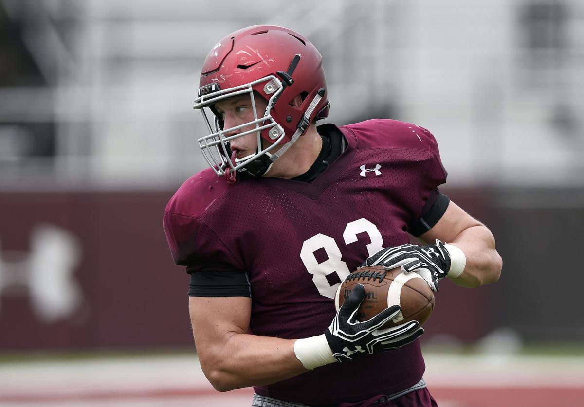 081017-spt-siu-fb-varble-1.jpg