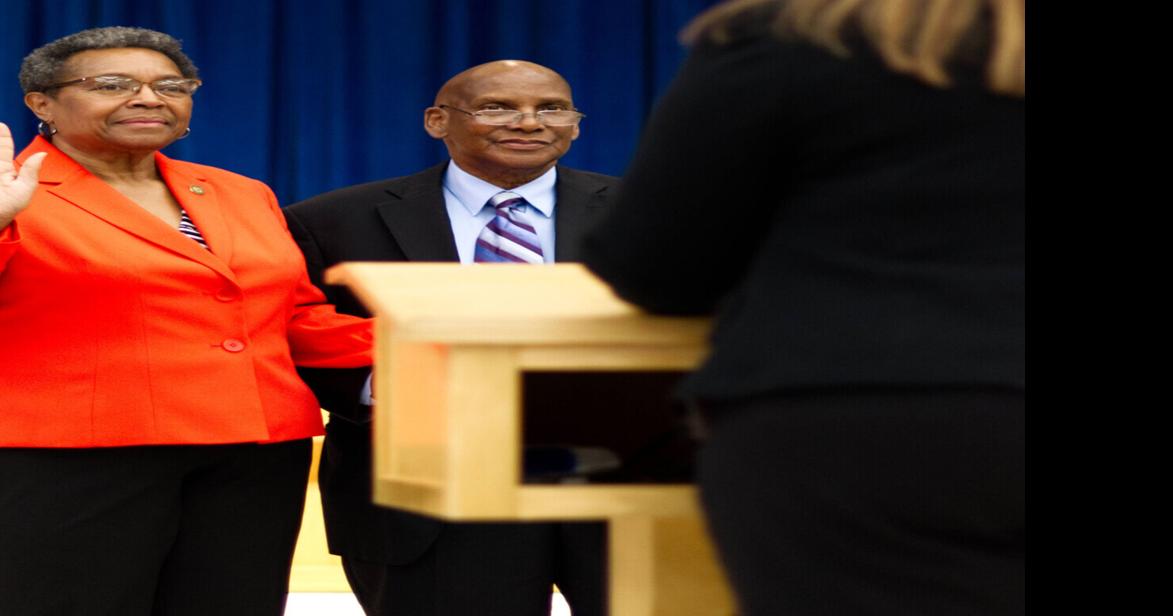PHOTOS New Carbondale Mayor, council members officially sworn in