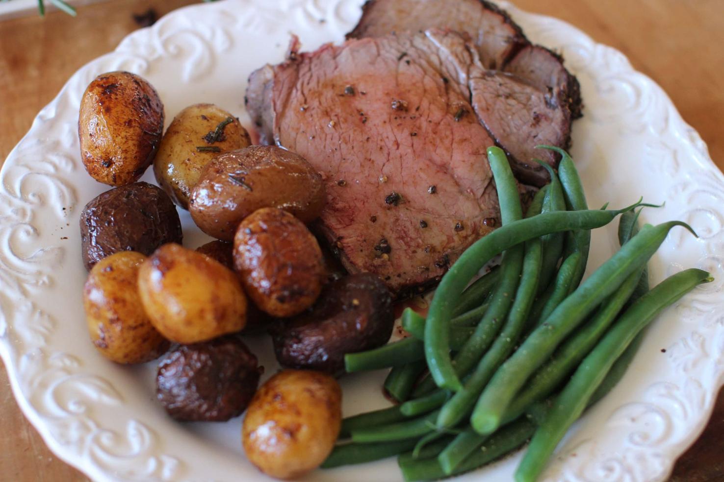 what goes with roast beef for christmas dinner