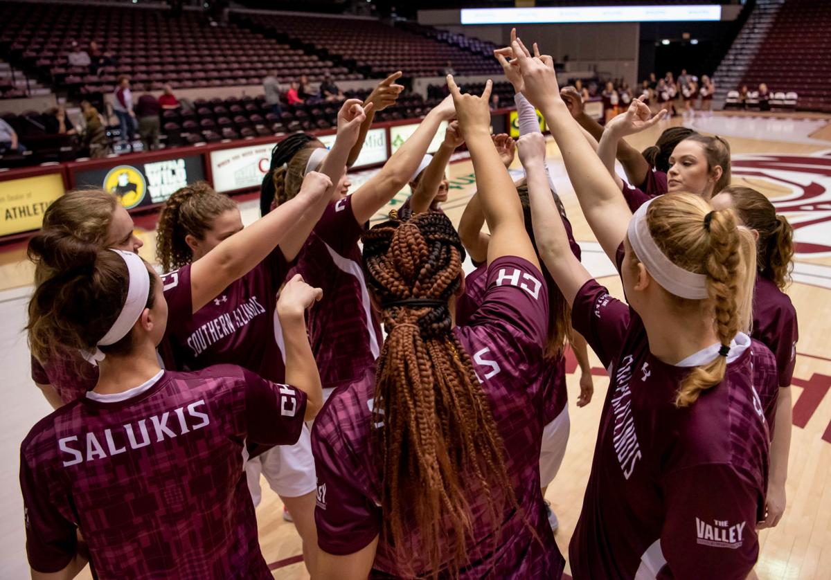 Siu Women S Basketball Salukis Get Defensive Stop Loyola 58 41