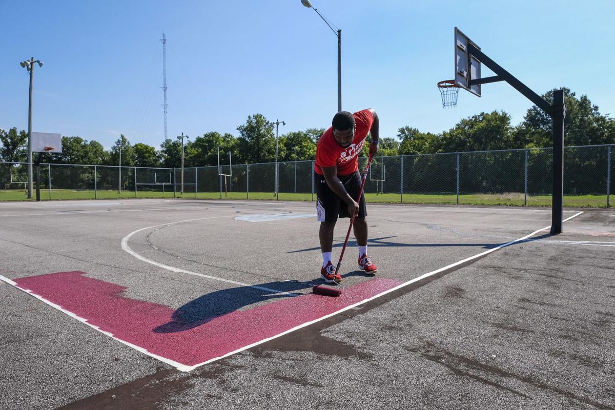 Carbondale S Rucker Park Volunteers Fix Up Attucks Basketball