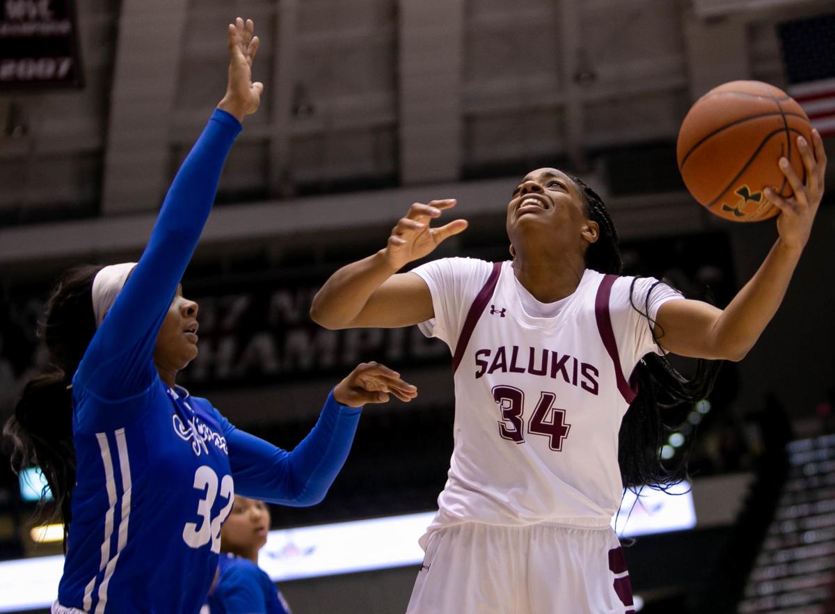Siu Women S Basketball Martin Leads Salukis To Win Over Indiana