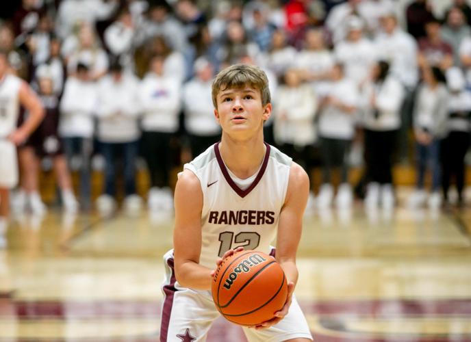 Prep Boys Basketball Benton gets past Vandalia at the 47th Annual