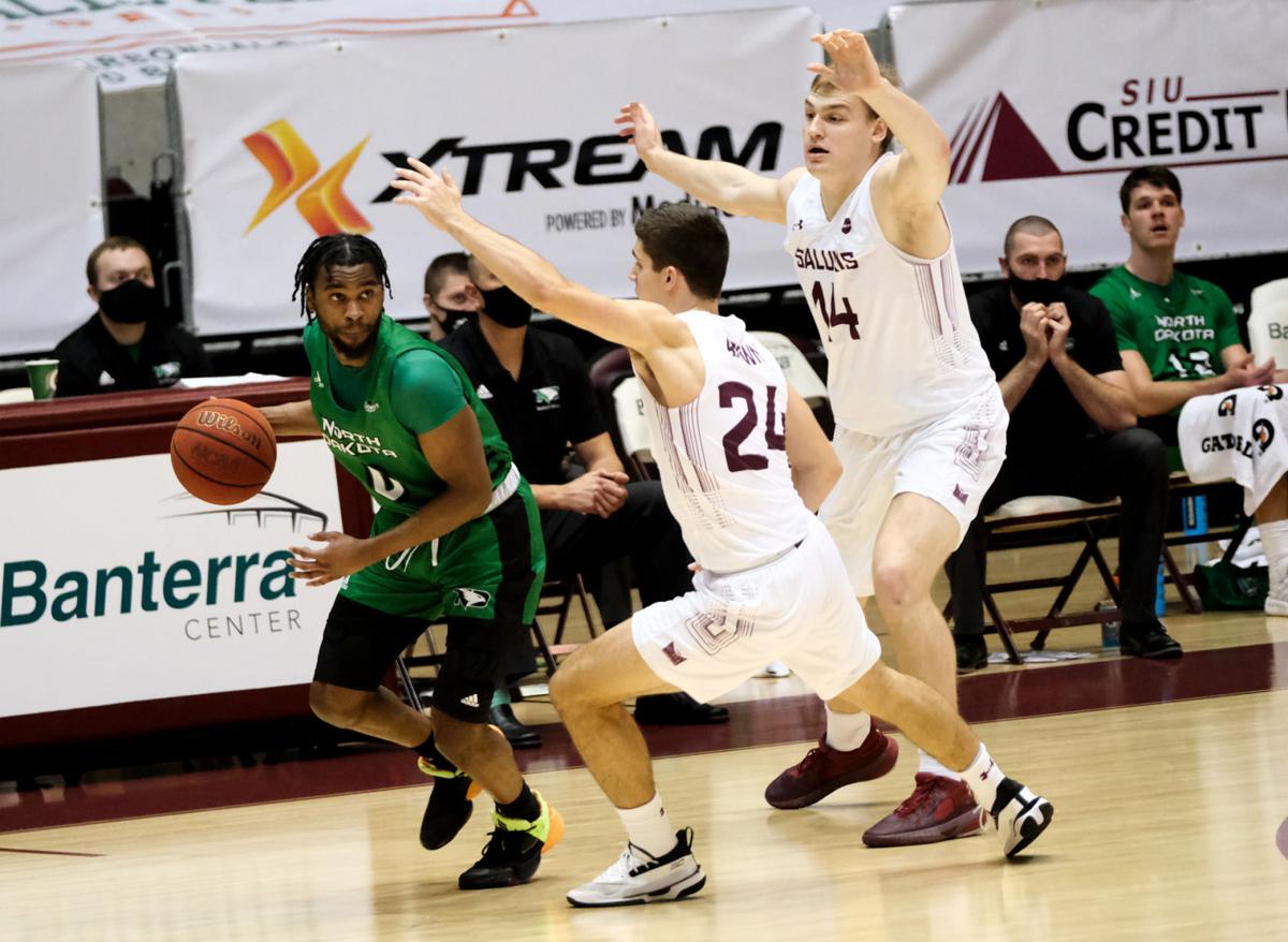 121820-nws-siu-mbb-07.jpg