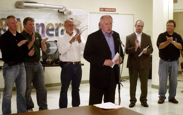 Quinn announces new coal mine