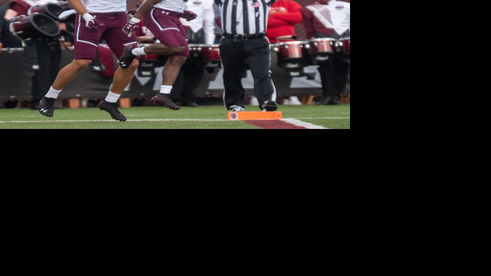 Siu Football Williams 3 Tds Lead Siu Past Umass 45 20 More