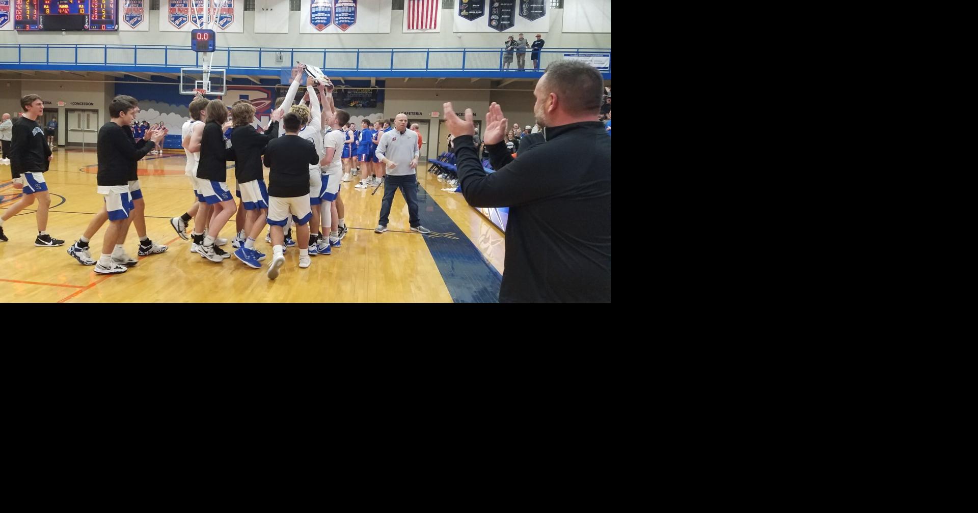 Boys Basketball Steeleville rallies past Christopher High School