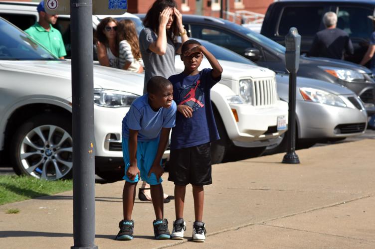 At least one killed in Carbondale crash Local News