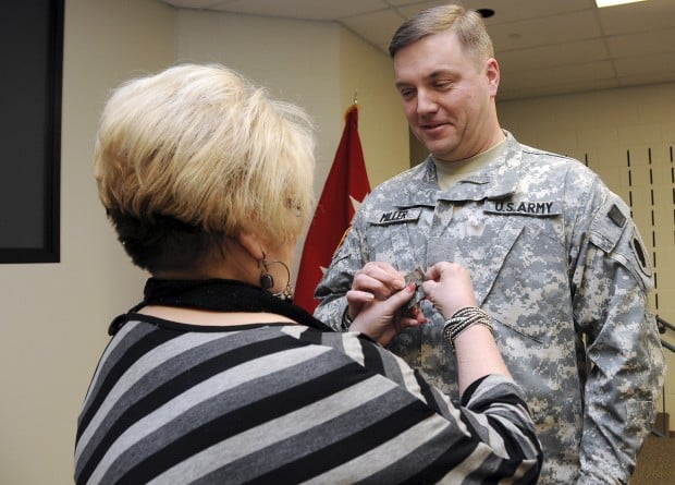 Mount Pulaski Officer With 'a Beautiful Mind' Retires After More Than 35  Years > Illinois National Guard > News Article View