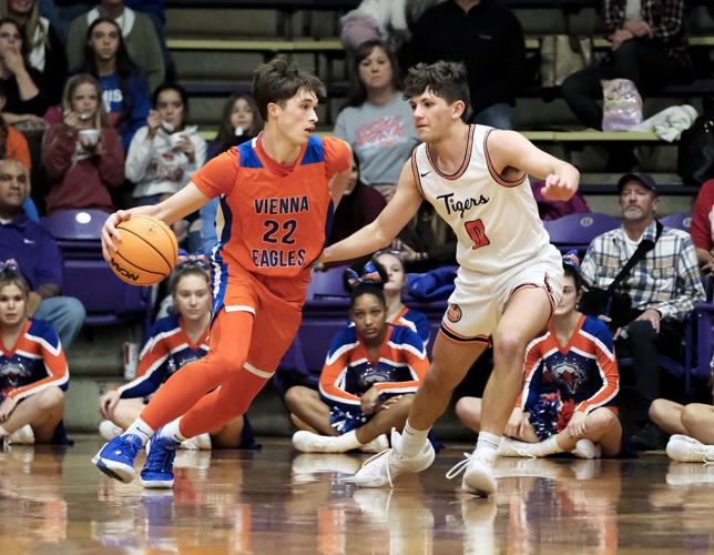 Boys Basketball Herrin, Massac County post semifinal wins at Eldorado Holiday Tournament