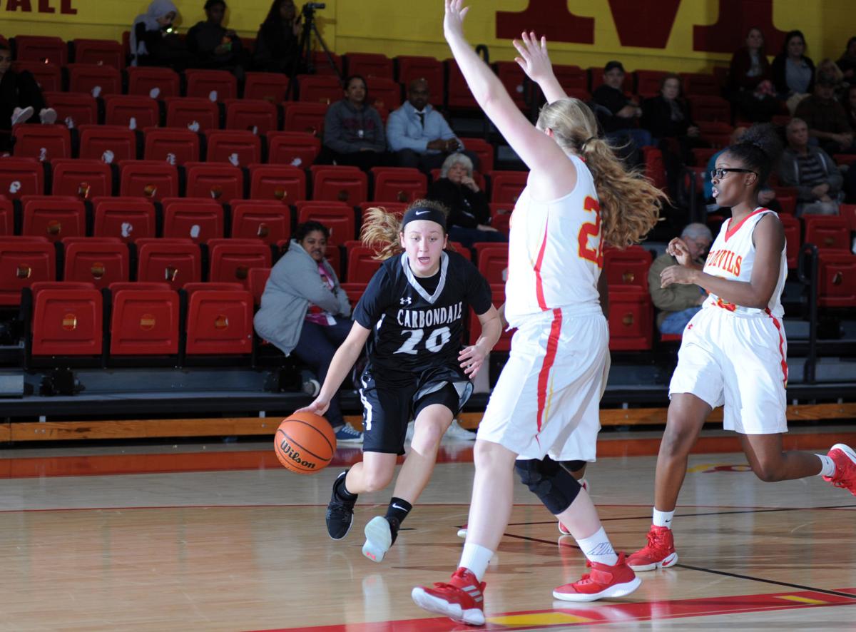 Girls Basketball Carbondale Holds On To Top Murphysboro Girls