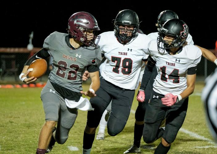 Prep Football Johnston City defeats SesserValier to remain