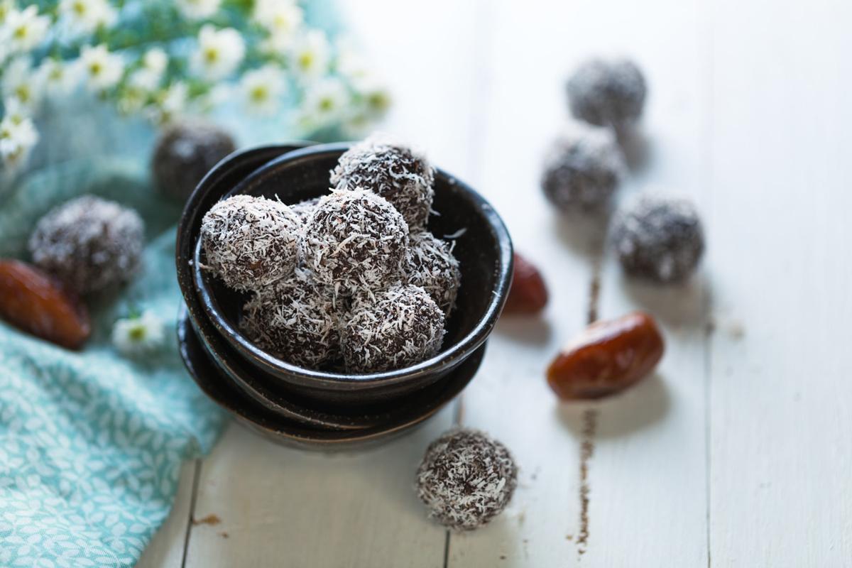 Recipe Nobake peanut butter date balls