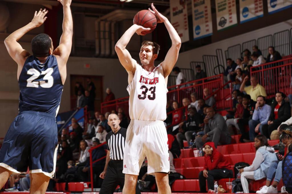 Lewis University Forward D Avanzo Picks Salukis Salukimania