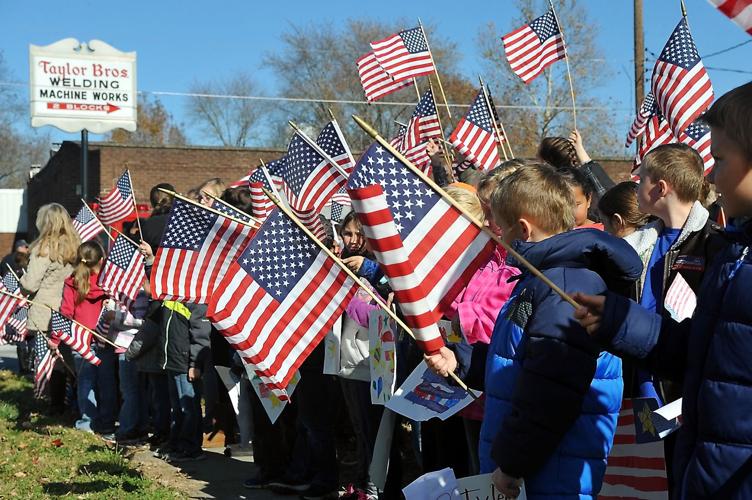 Southern Illinoisans pay respects as Tamaroa soldier killed in Afghanistan comes home