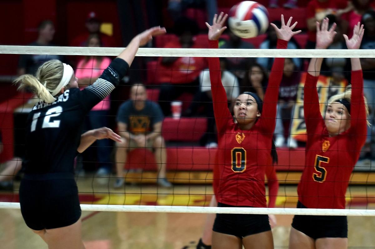 Murphysboro volleyball hosts Carbondale