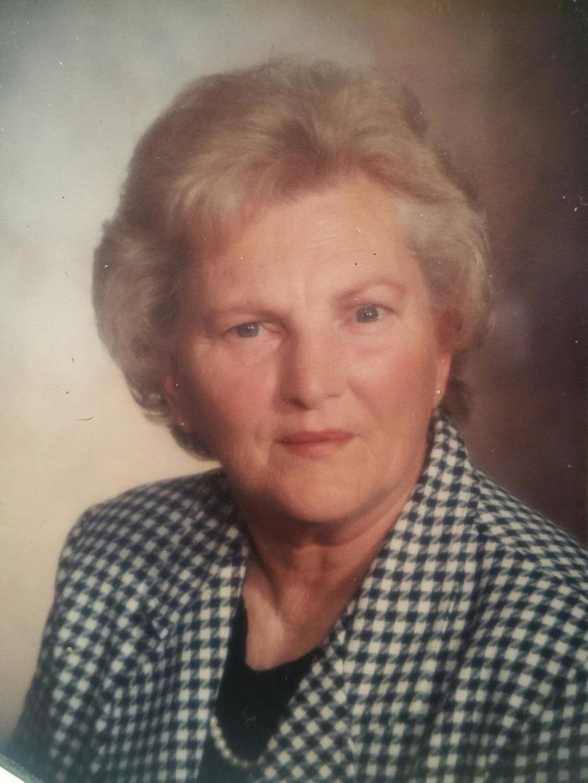 Elizabeth Costantino | Obituaries | Thesouthern.com