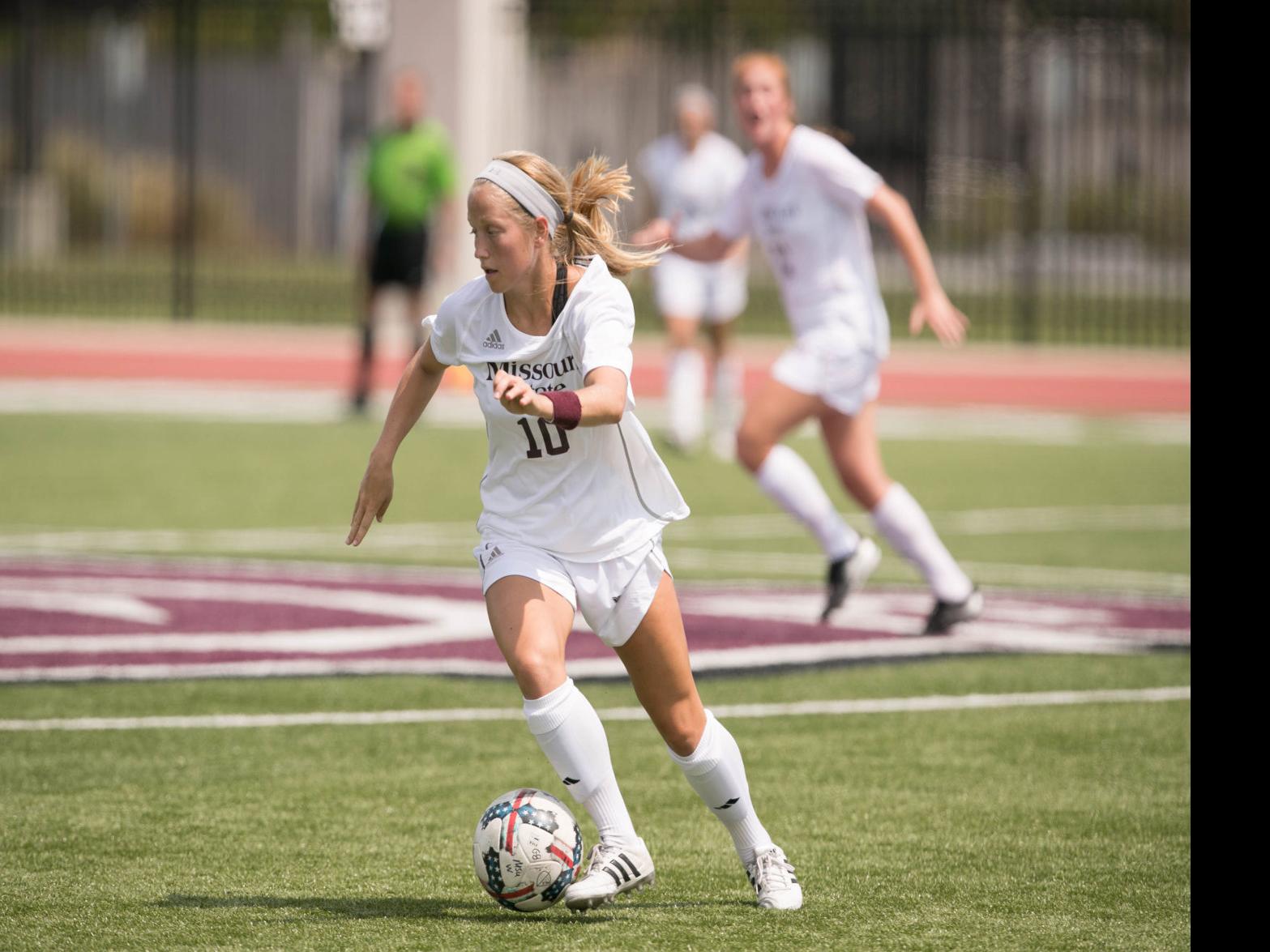 Siu Women S Soccer Set To Kick Off In 2019 And It Could Be A Big