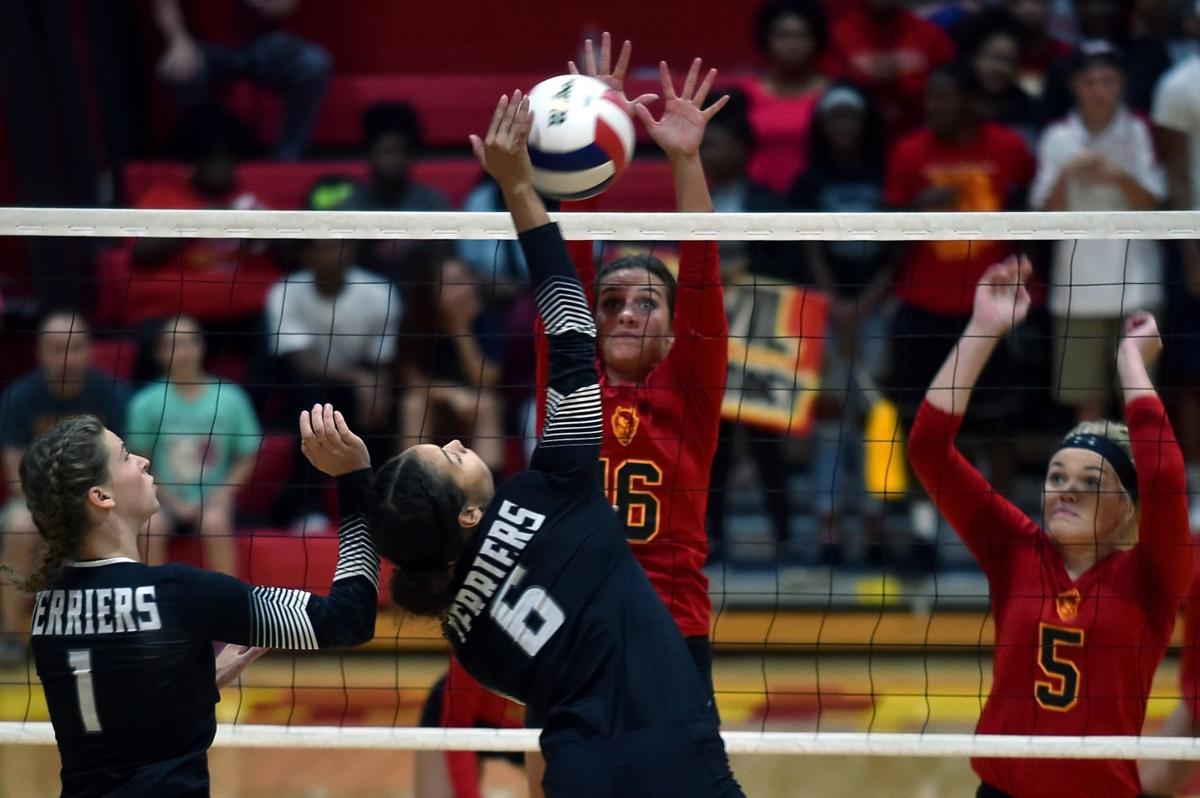 Murphysboro volleyball hosts Carbondale