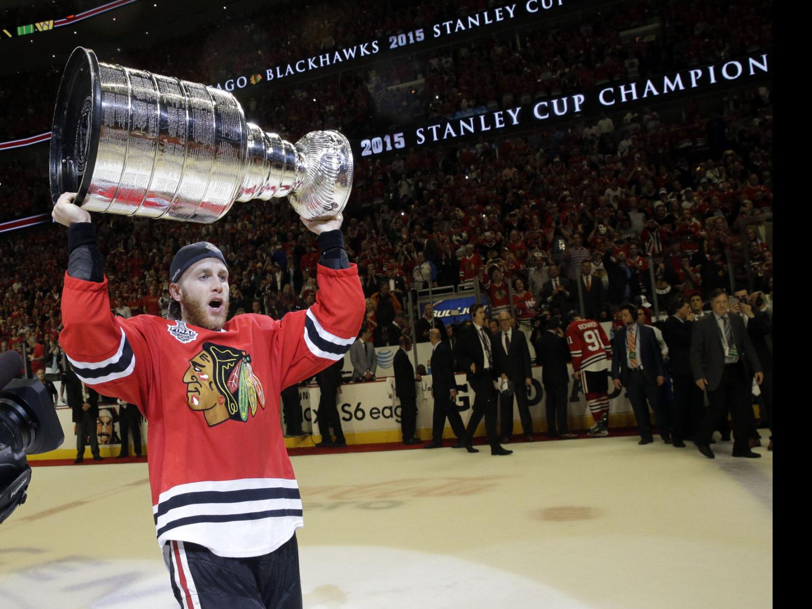 Patrick Kane Spends Day With Stanley Cup In Wake Of Police Investigation Hockey Thesouthern Com