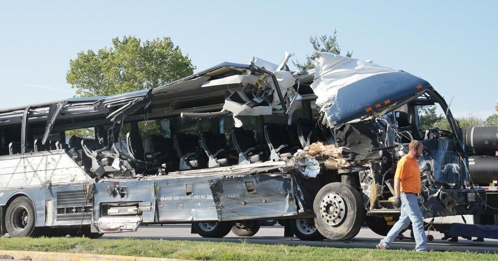 Coroner IDs 3 men killed in a Greyhound bus crash near St. Louis - Vimarsana News