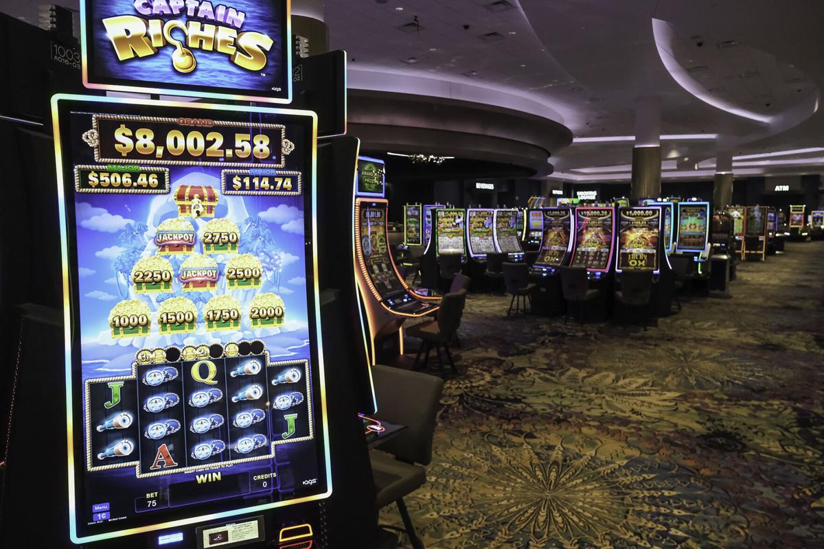 Walker's Bluff Casino Resort officially opens