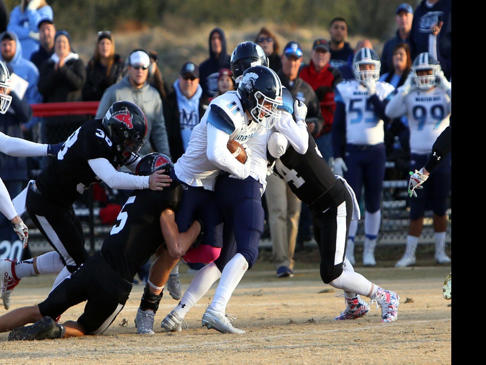 Prep Football Mater Dei Wears Down Fairfield In 3a Playoff Game Varsity Football Thesouthern Com