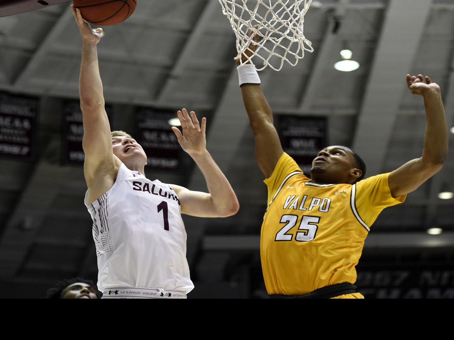 Saluki Basketball 5 5 Mccarty S Lawyer Issues Statement After