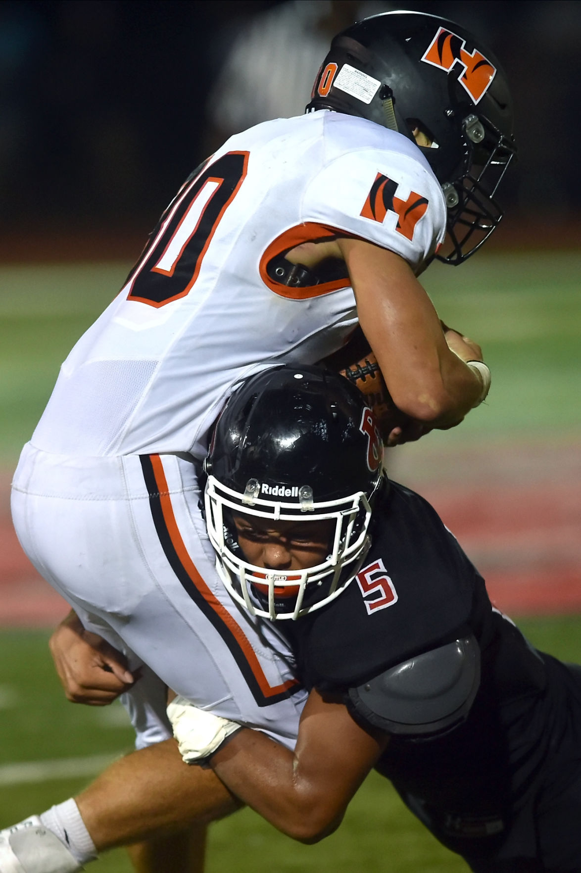 Prep football: Du Quoin defeats Herrin