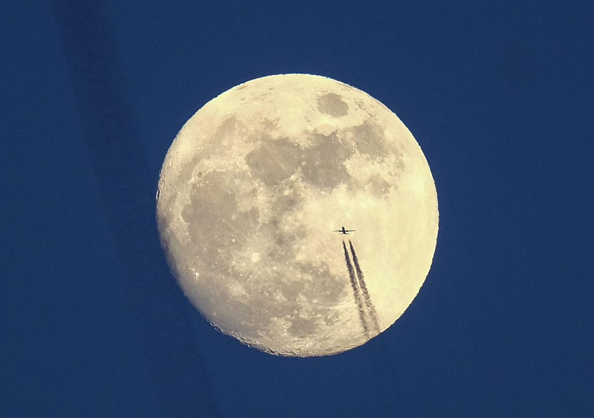 011517-nws-southern-exposure-moon.jpg