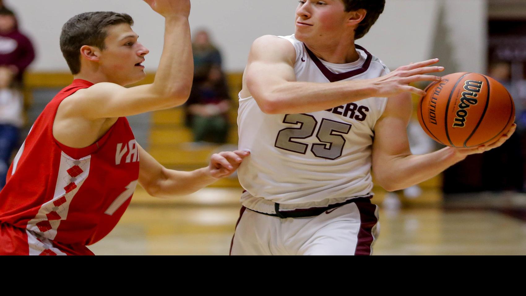 Prep Boys Basketball Benton Gets Past Vandalia At The 47th