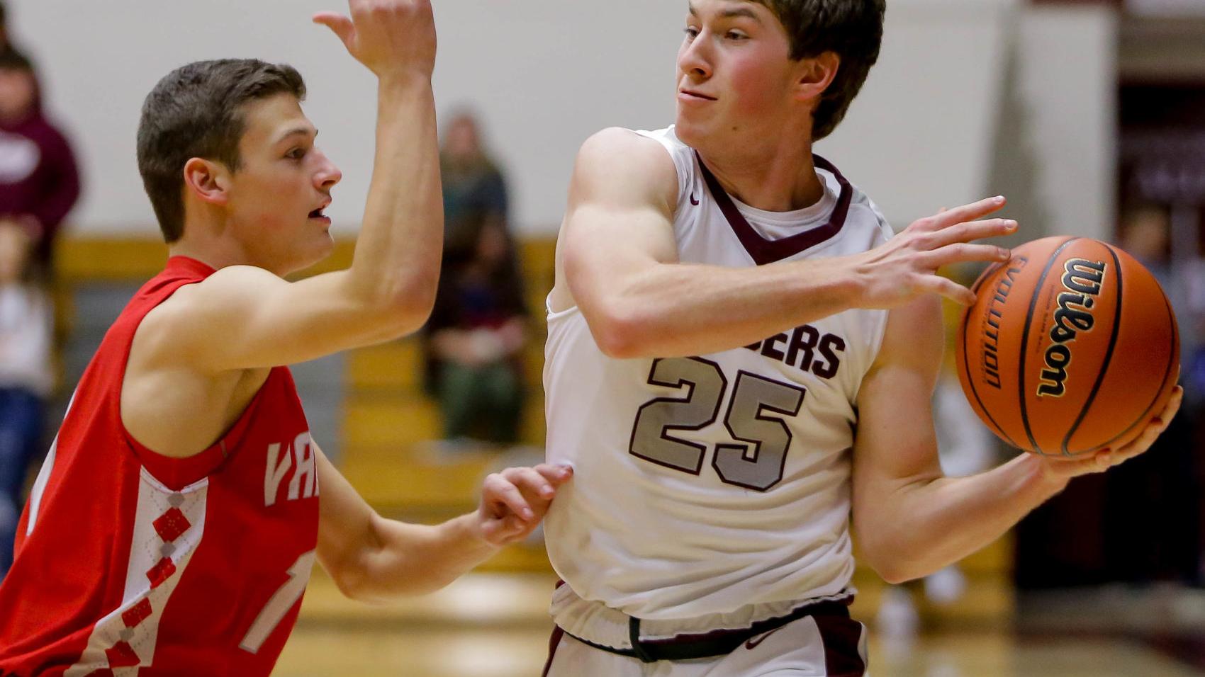 Prep Boys Basketball Benton Gets Past Vandalia At The 47th