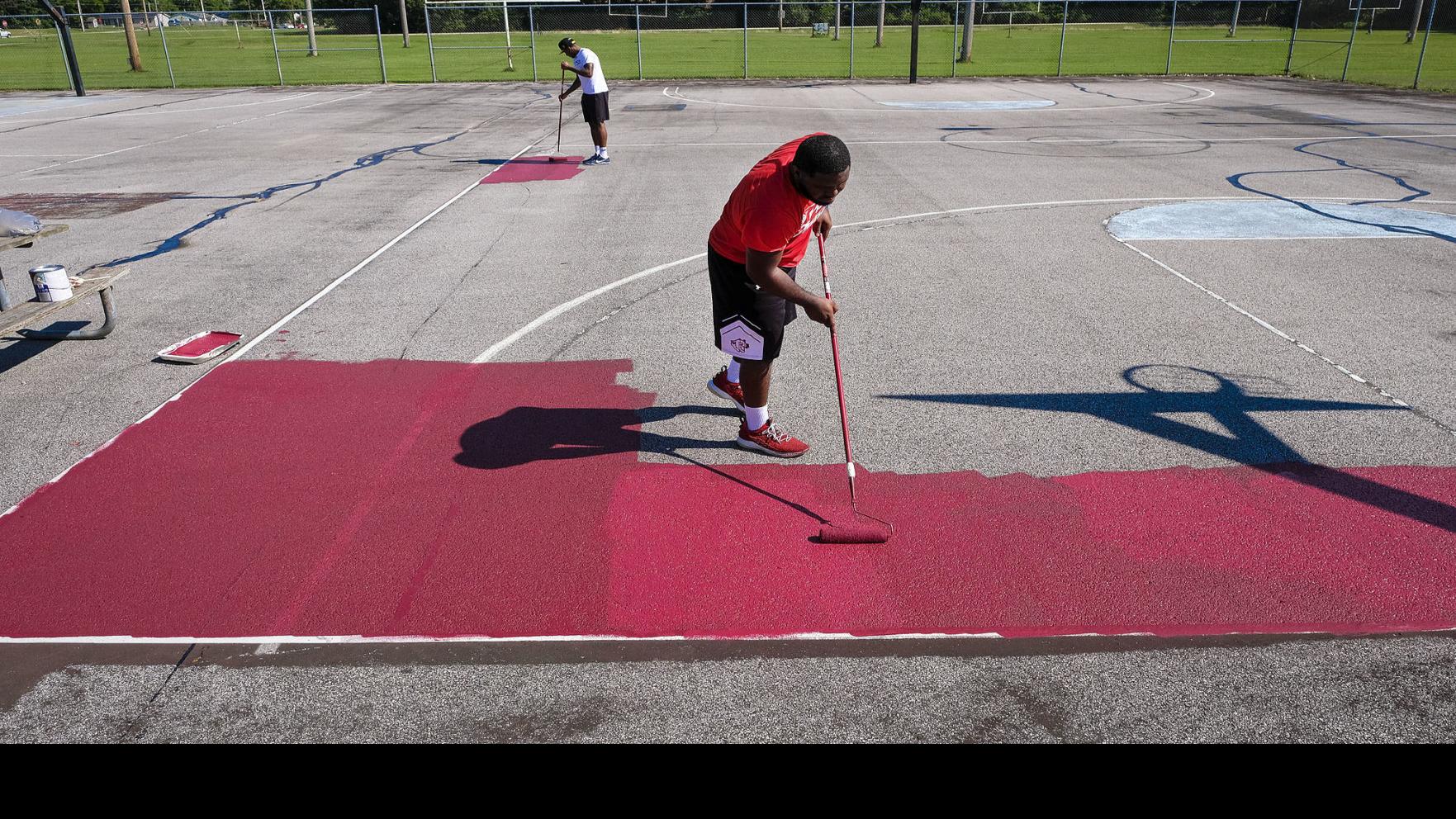 Carbondale S Rucker Park Volunteers Fix Up Attucks Basketball