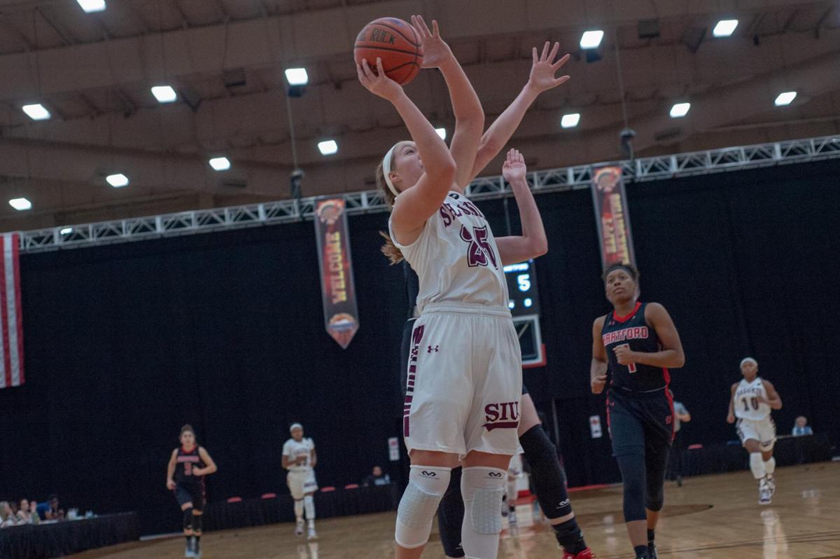Siu Women S Basketball Salukis Roll Past Hartford Face No 19
