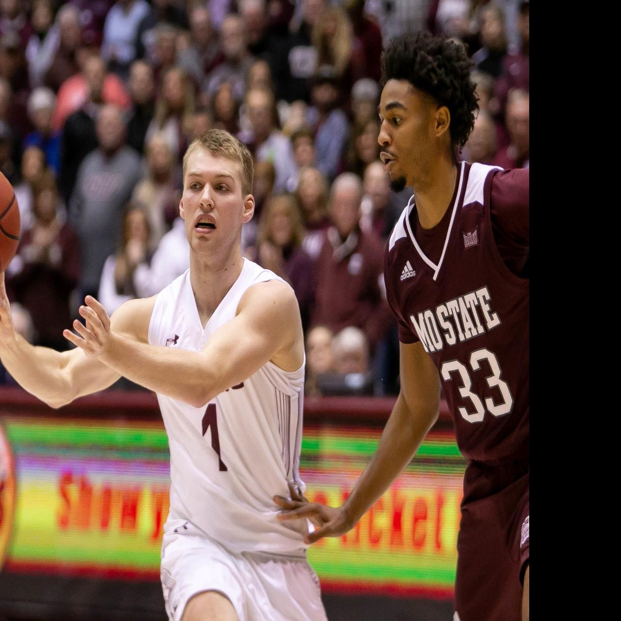 Siu Men S Basketball Domask S Game Winner Lifts Salukis Over