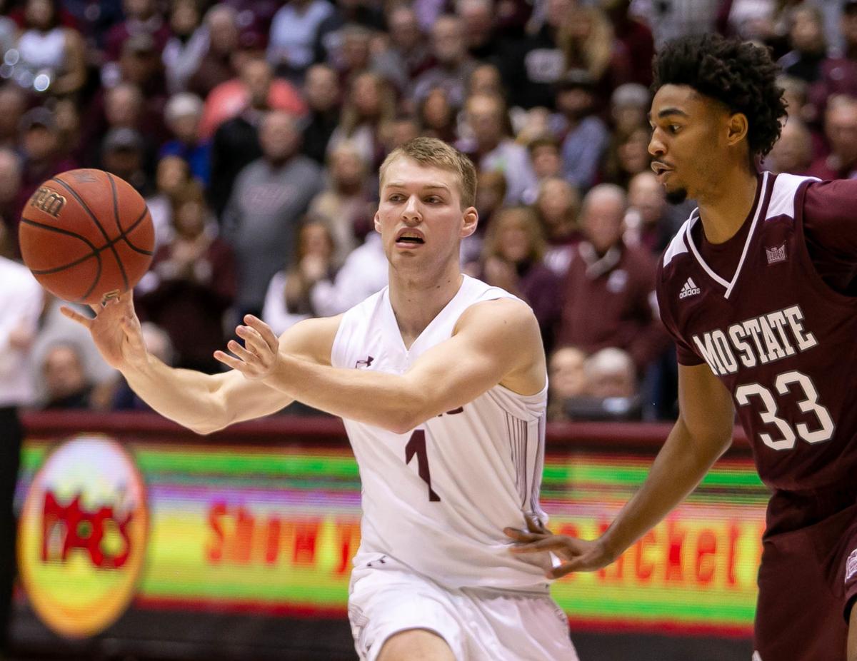 Siu Men S Basketball Domask S Game Winner Lifts Salukis Over Missouri State Salukimania Thesouthern Com
