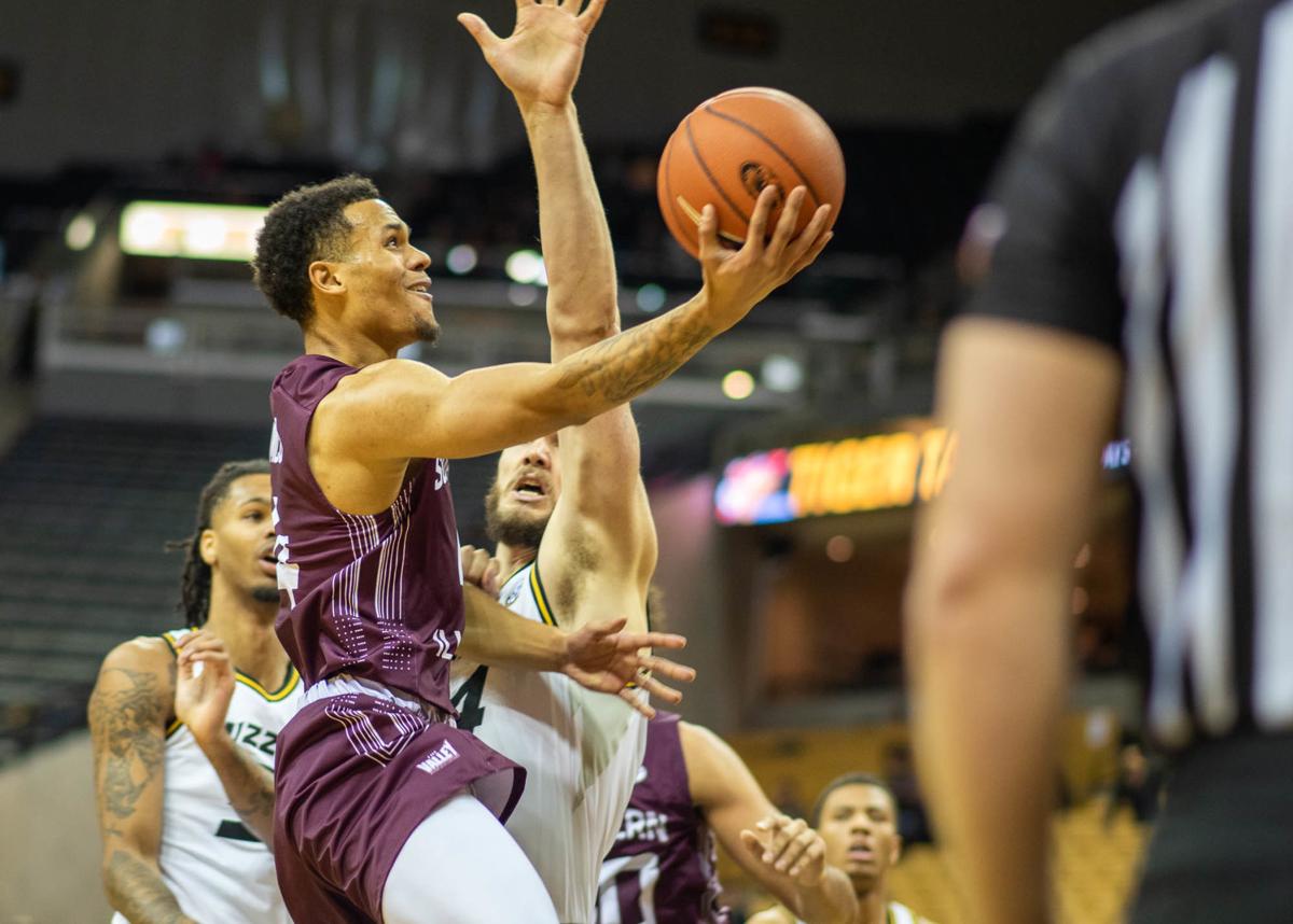 Missouri Thumps Siu 64 48 Behind Mark Smith S Career High 23