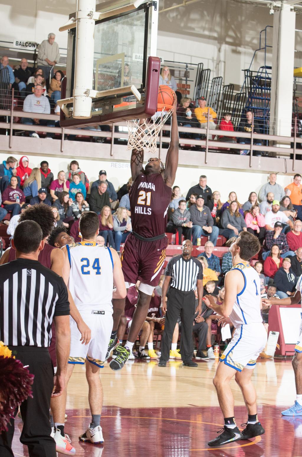 Lewis University Forward D Avanzo Picks Salukis Salukimania Thesouthern Com