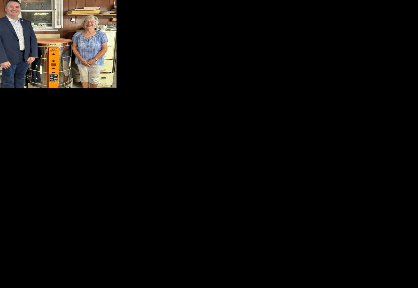 Eldorado's Whitler donates studio-size kiln to SIC - Vimarsana News