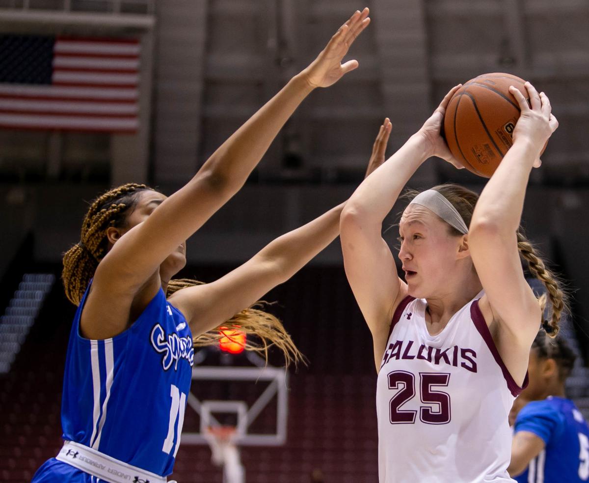 Siu Women S Basketball Salukis Back Pat Rout Evansville 99 60
