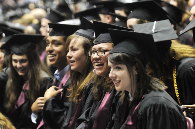 Astronaut sends off SIU grads