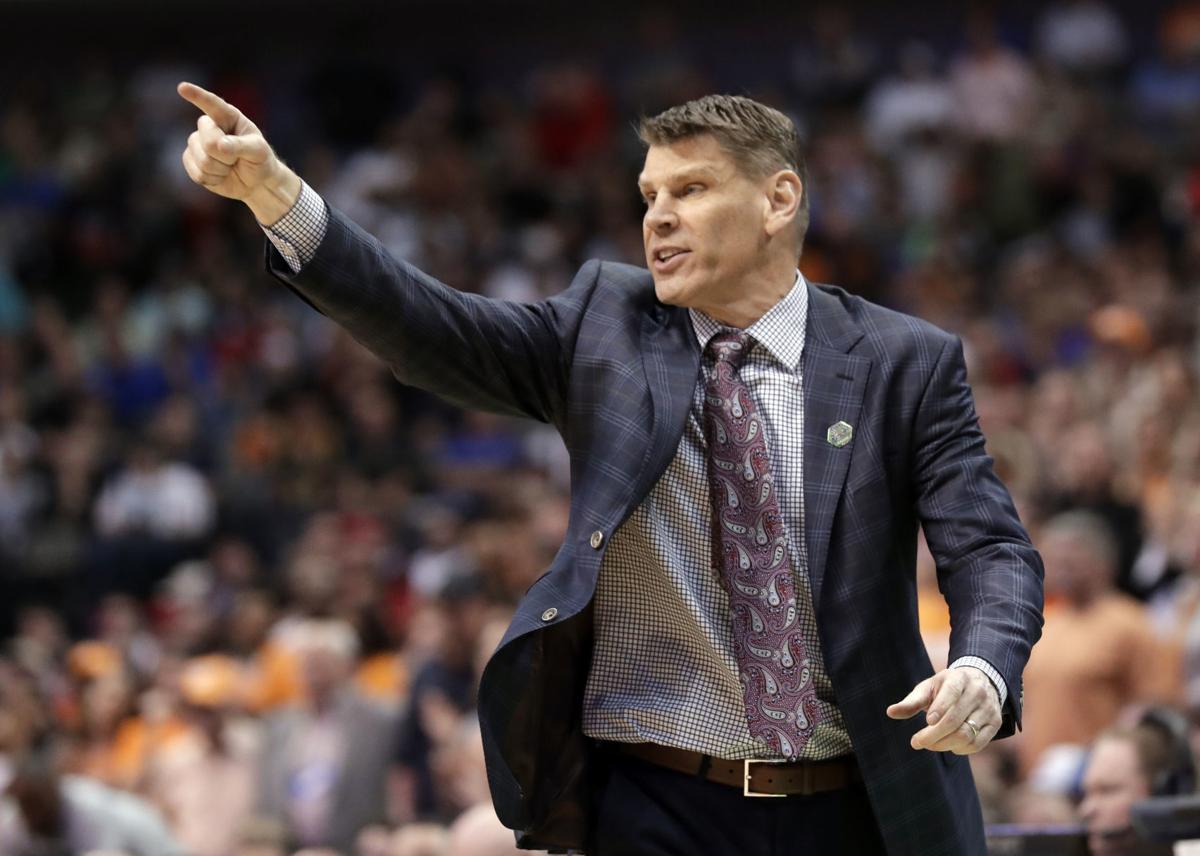 Loyola Chicago Basketball Coach LoyolaChicago Upsets Illinois in