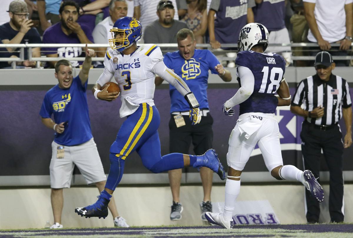Big Plays Leads No 12 South Dakota State To 28 18 Halftime Lead