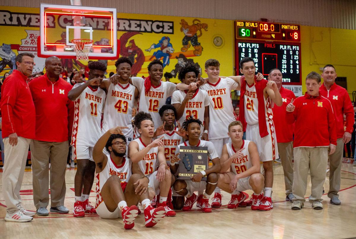 Boys Basketball Murphysboro S Clemons Hits Game Winning Layup To Topple Pinckneyville For Regional Title Boys Basketball Thesouthern Com