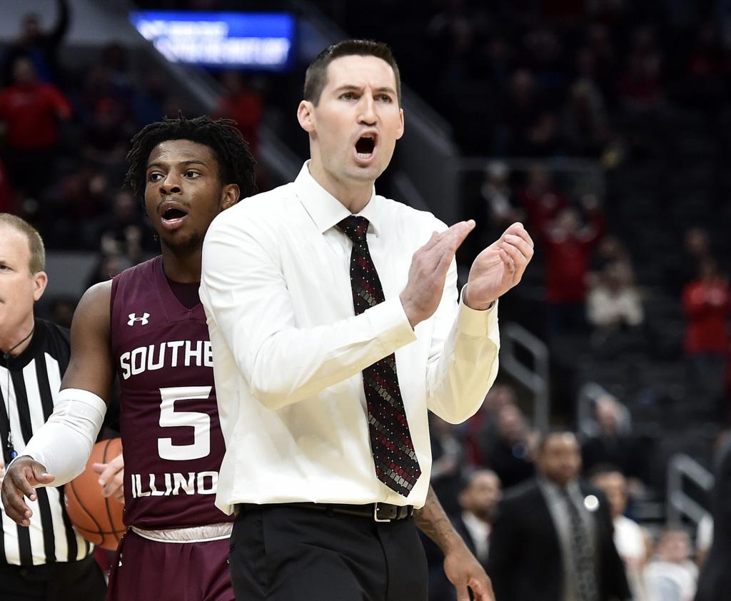 Siu Men S Basketball Salukis Land High Scoring Guard From