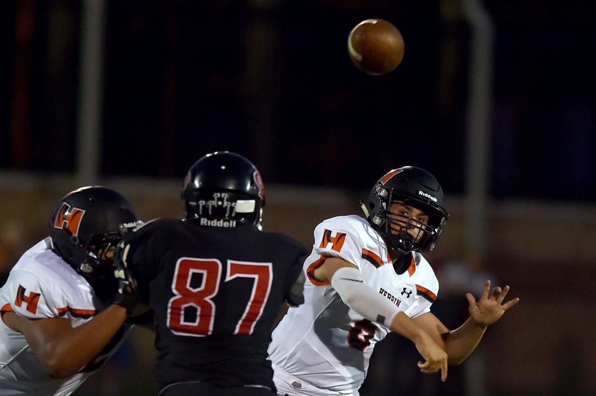 Prep football: Du Quoin defeats Herrin