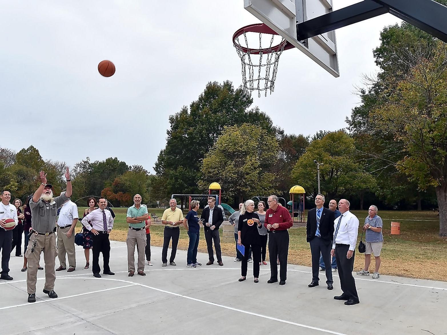 Nothing But Net Tatum Heights Park Residents Celebrate New Basketball Court In Carbondale Carbondale Thesouthern Com