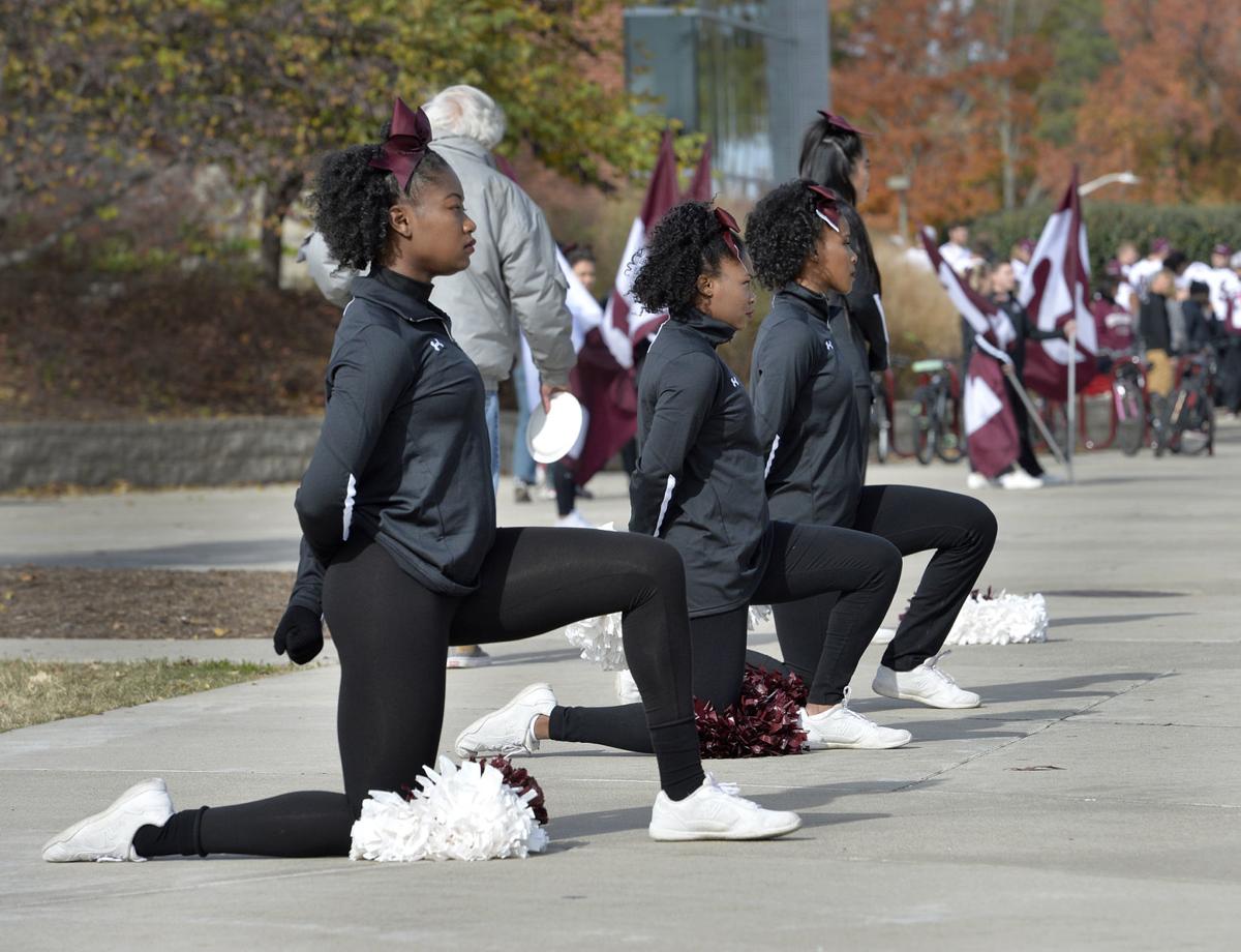 111817-nws-cheerleaders-1.jpg