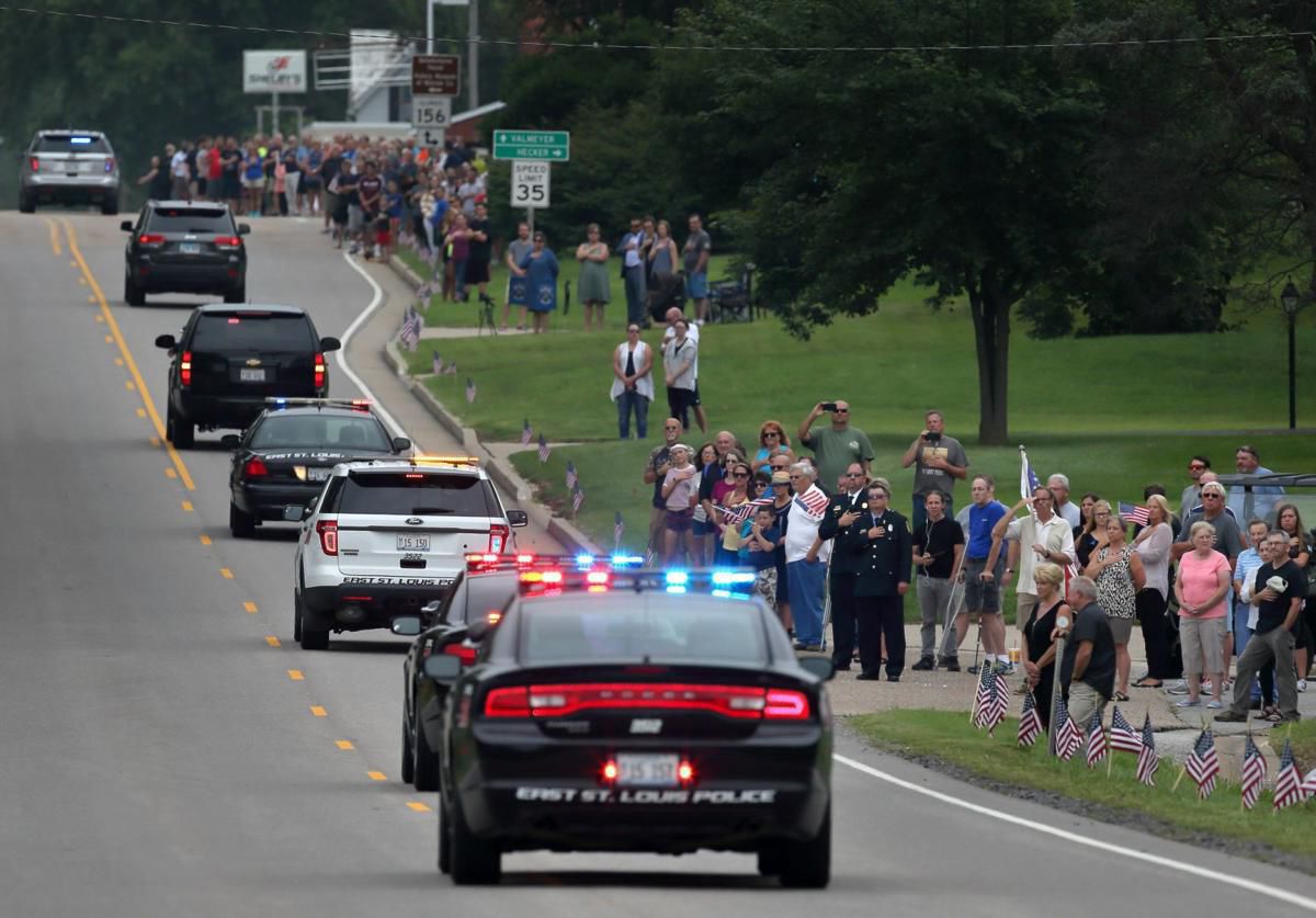 'A Light In Our Dark World.' Hundreds Remember Illinois State Trooper ...