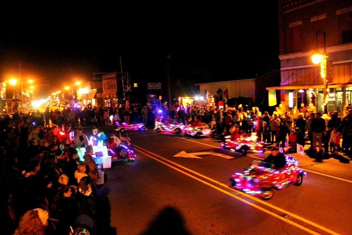 Fantasy of Lights parade a bright spot in West Frankfort West